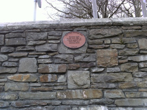 plaque_in_Quakers_burial_ground