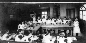 treharris_girls_cookery_class_1914