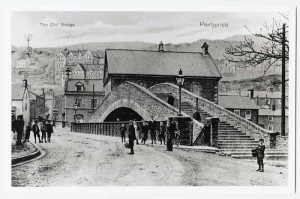 Ponty old bridge and chapel